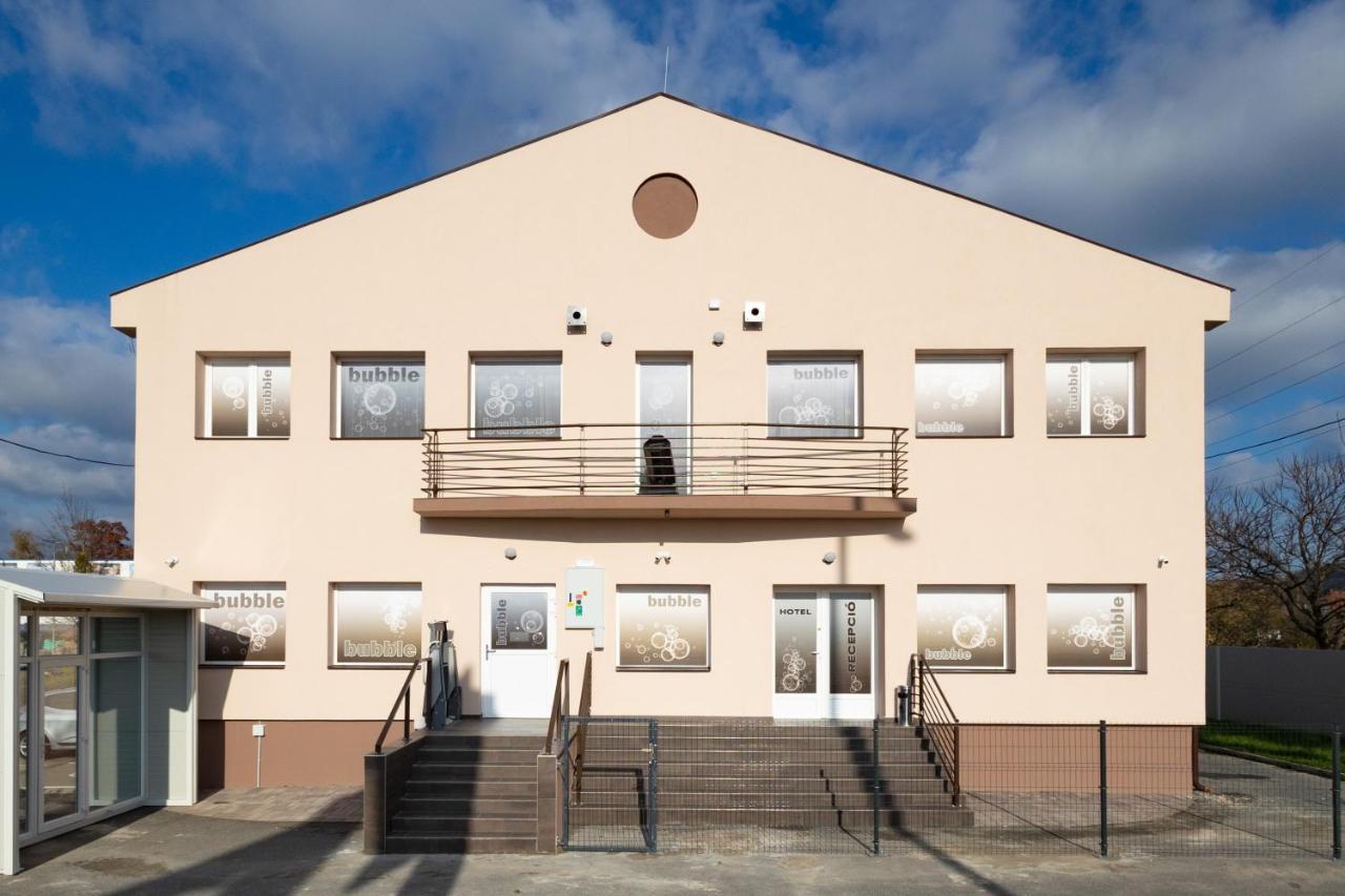 Bubble Hotel Es Rendezvenykoezpont Zalaegerszeg Exterior photo